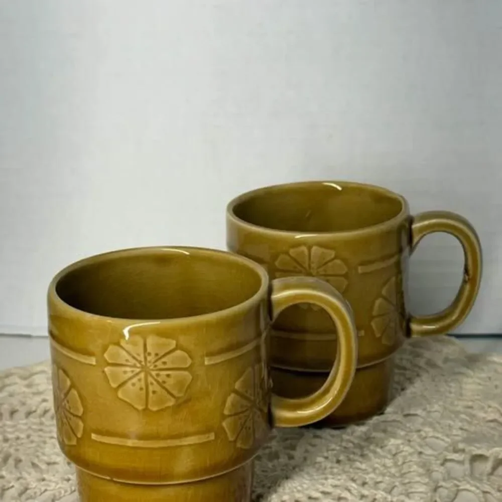 Set of 2 Vintage Stackable Ceramic Floral Mugs Japan